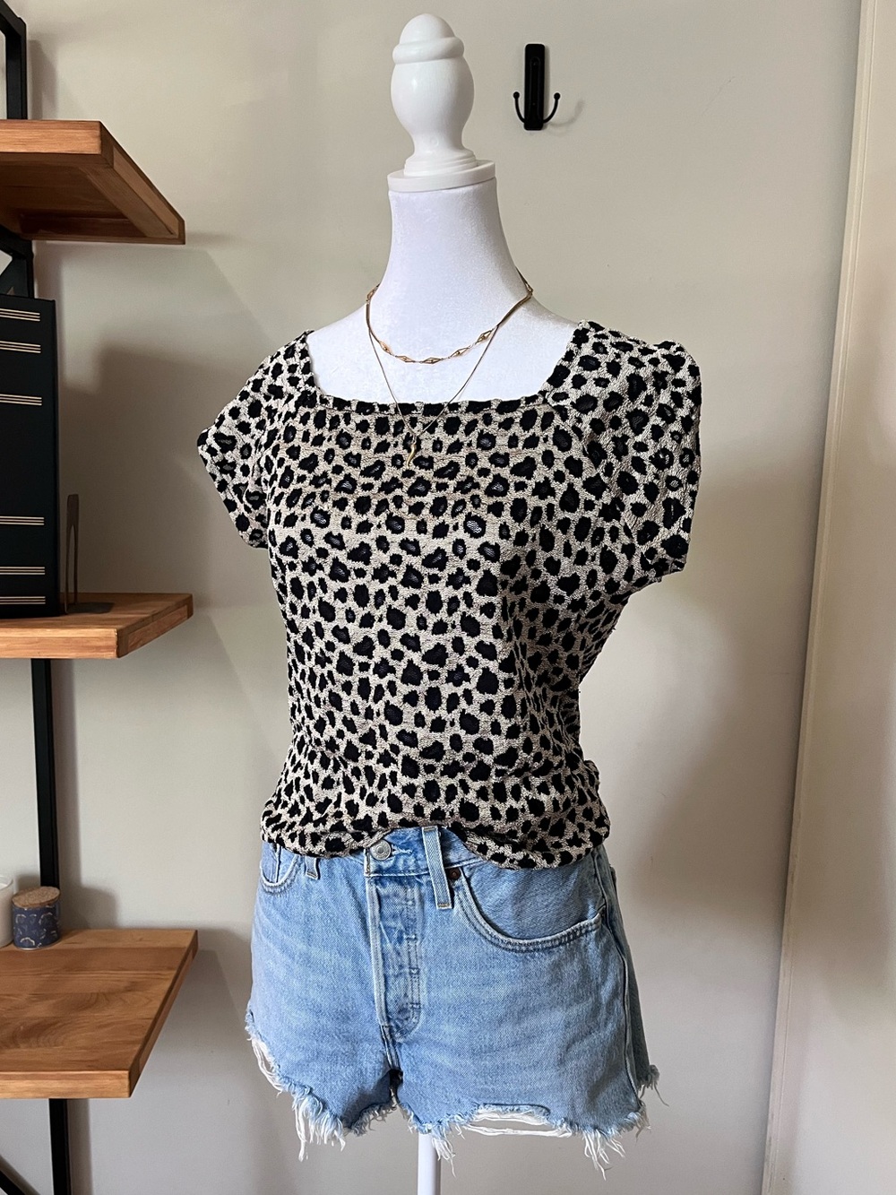 Vintage Square Neckline Cheetah Print Short Sleeve Lace Tee Women’s Large